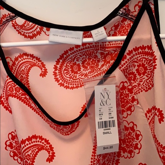 New York and Company Cold Shoulder Top Small NWT - Picture 7 of 8